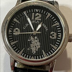 U.S. Polo Assn. Men's Black Dial Silver Case Analog Watch